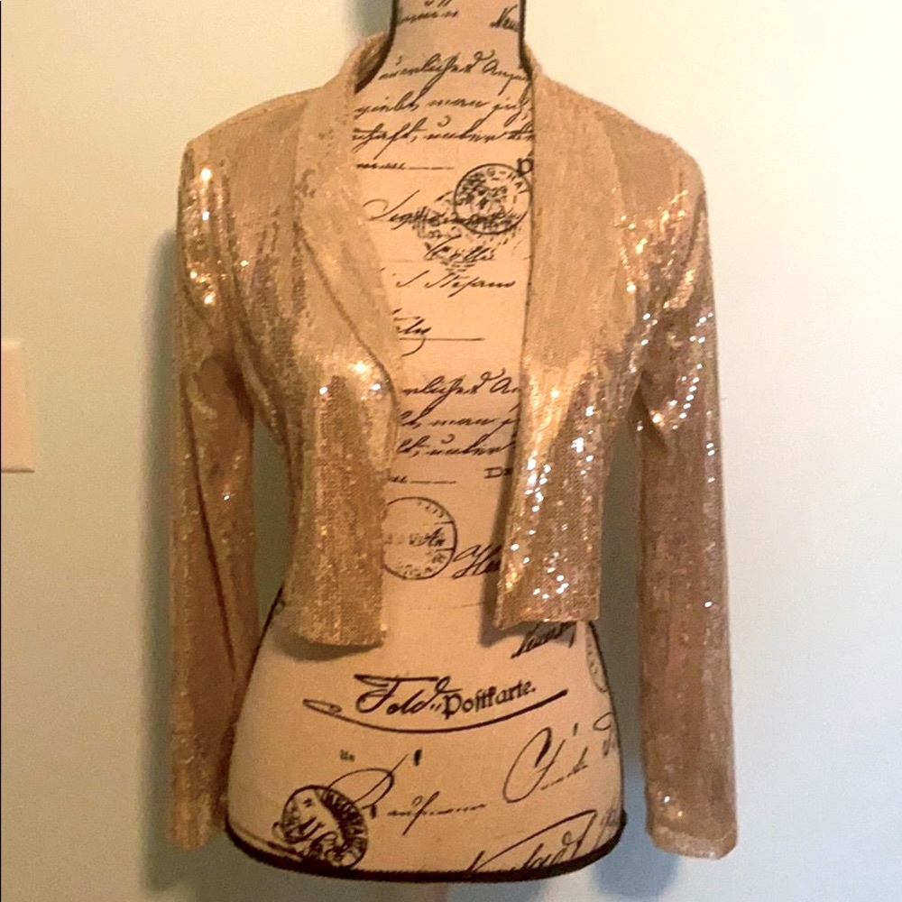 Madmodelle! Beautiful sequined jacket.